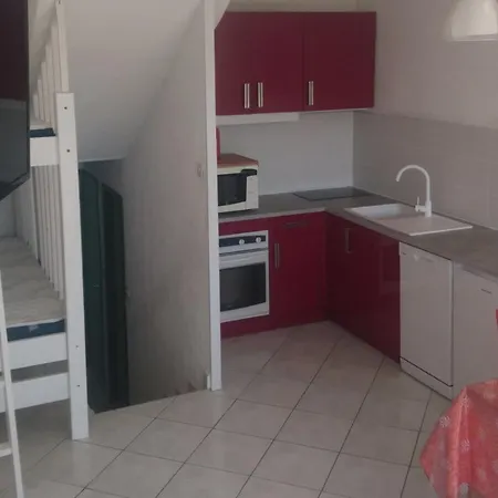 Duplex Pour 4-5 Pers, 35m2 - 300m Plages, Parking Prive * Le Grau-du-Roi