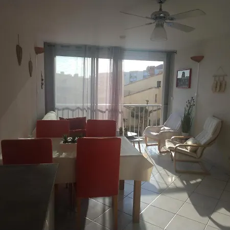 Apartment Duplex Pour 4-5 Pers, 35m2 - 300m Plages, Parking Prive
